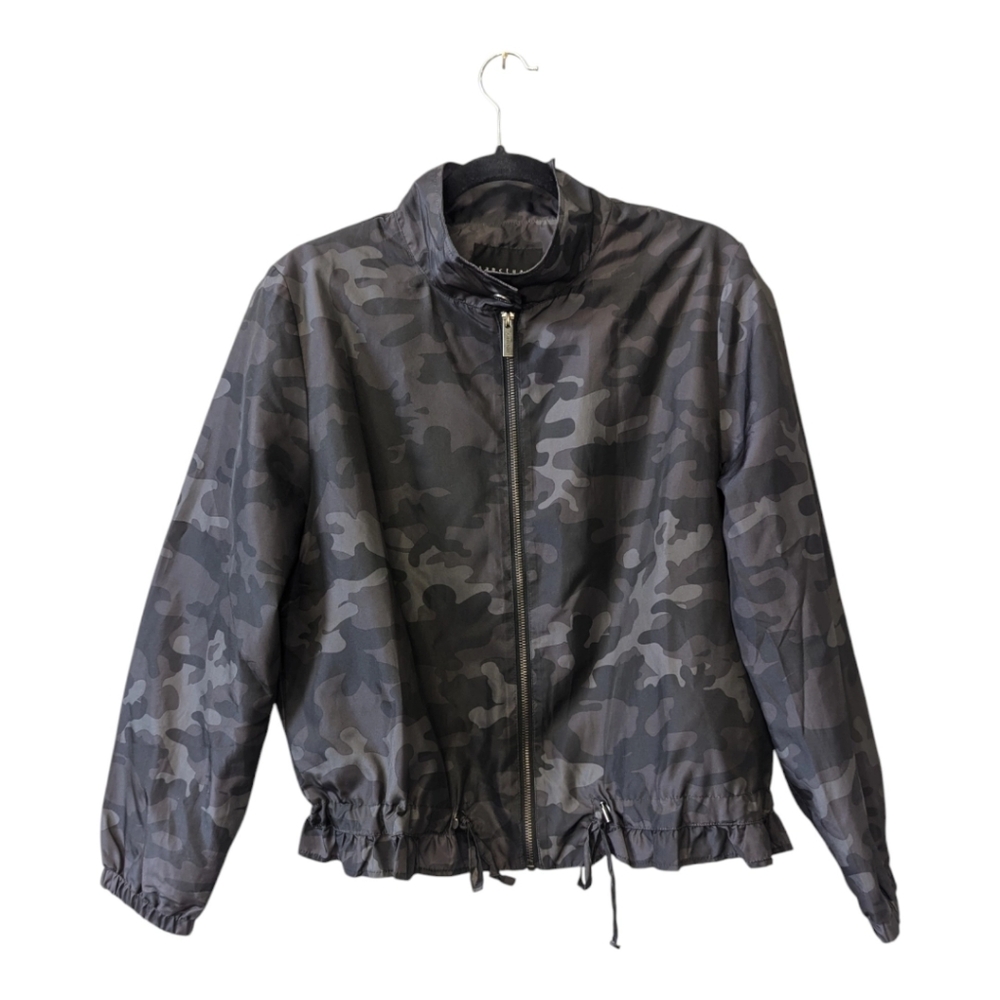 Like new Sanctuary Camo windbreaker Size‎ Medium